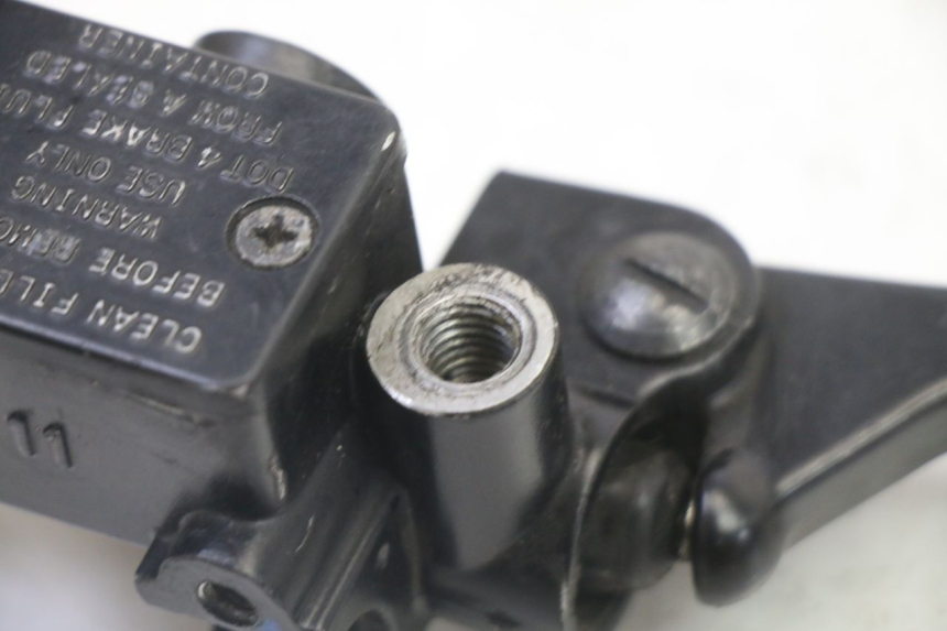 photo de VOORREMHOOFDREMSILINDER APRILIA SXR 50 (2021 - 2023) - Andere kijkhoek