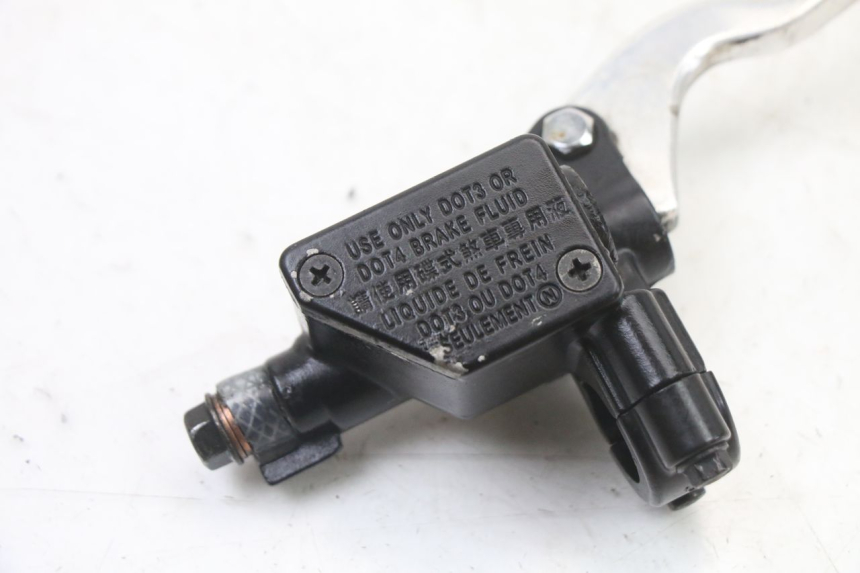 photo de VOORREM HOOFDREMSILINDER SYM FIDDLE 3 III 125 (2014 - 2020) - Detail van het onderdeel