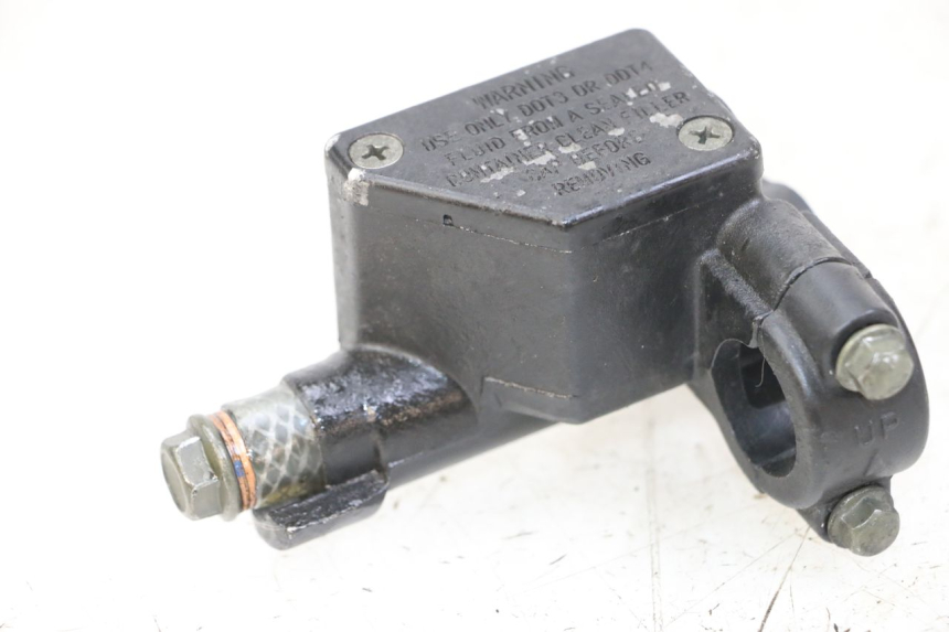 photo de VOORREM HOOFDREMSILINDER SYM ORBIT 2 4T 50 (2008 - 2017) - Andere kijkhoek