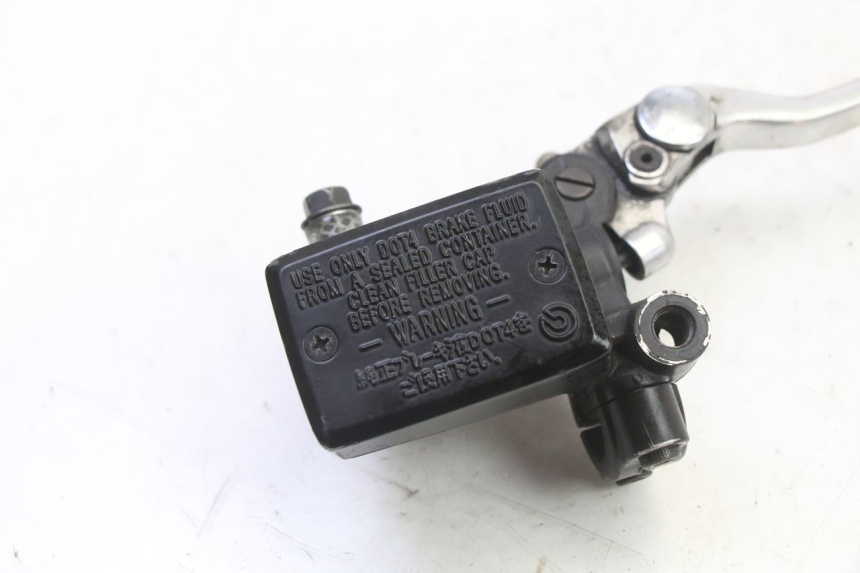 photo de VOORREM HOOFDREMSILINDER YAMAHA TDM ABS 900 (2002 - 2014) - Detail van het onderdeel