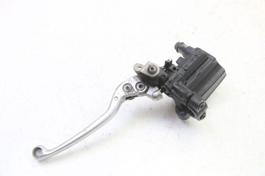 photo de VOORREM HOOFDREMSILINDER YAMAHA TDM ABS 900 (2002 - 2014) - Bevestigingspunten