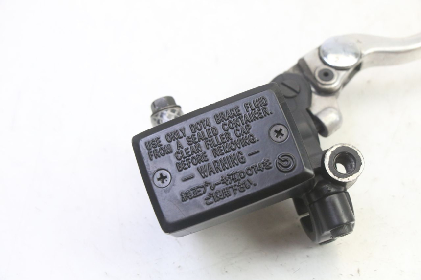 photo de VOORREM HOOFDREMSILINDER YAMAHA TDM ABS 900 (2002 - 2014) - Detail van het onderdeel