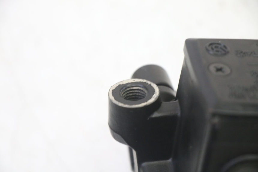 photo de VOORREM HOOFDREMSILINDER YAMAHA TDM ABS 900 (2002 - 2014) - Overzicht