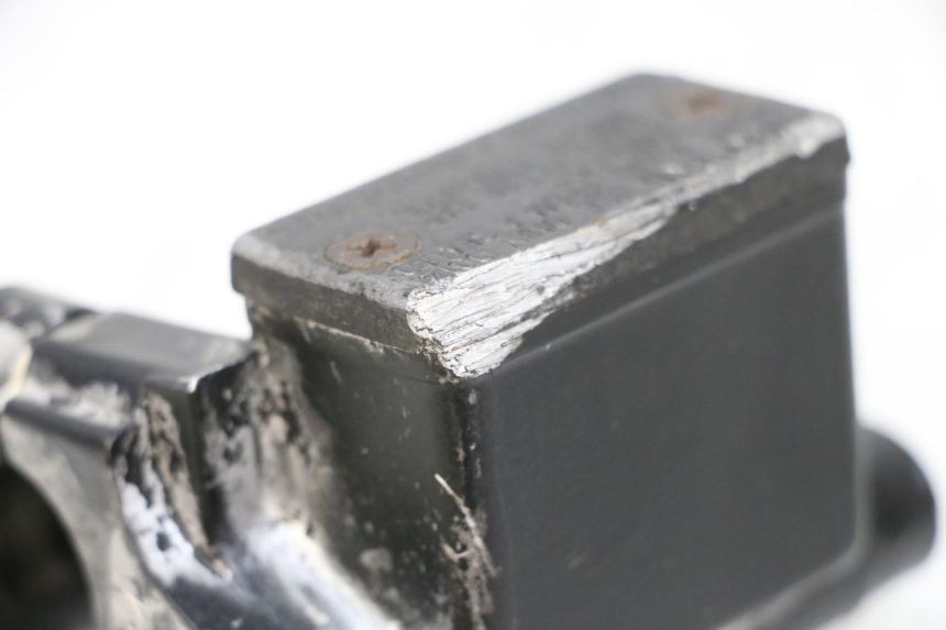 photo de VOORREMHOOFDREMSILINDER YAMAHA TTR 125 (2000 - 2020) - Bevestigingspunten