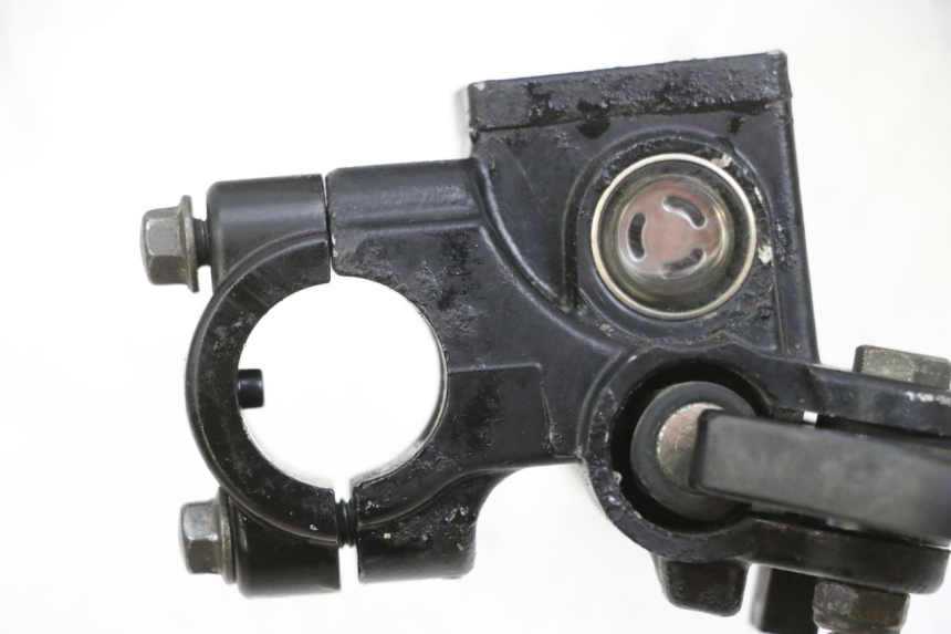 photo de VOORREM HOOFDREMSILINDER PEUGEOT TWEET PRO EFI 4T 50 (2021 - 2022) - Andere kijkhoek