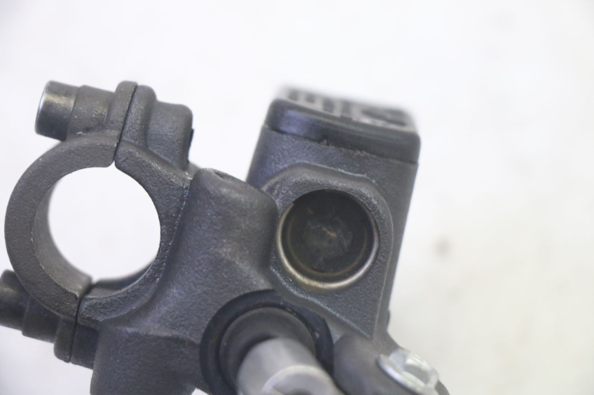 photo de VOORREM HOOFDREMSILINDER YAMAHA TZR 50 (2008 - 2016) - Technische close-up