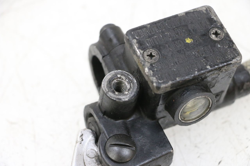 photo de VOORREM HOOFDREMSILINDER PIAGGIO VESPA GTS SUPER IE 125 (2009 - 2016) - Bevestigingspunten