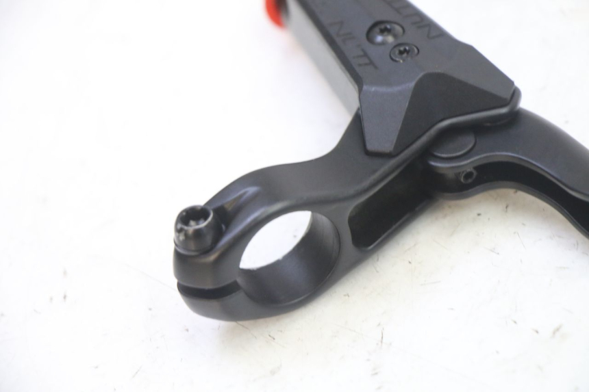 photo de VOORREMHOOFDREMSILINDER DUALTRON VICTOR LIMITED 1 - Technische close-up