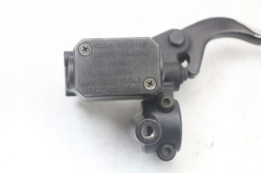 photo de VOORREM HOOFDREMSILINDER YAMAHA XMAX X-MAX 125 (2006 - 2009) - Detail van het onderdeel