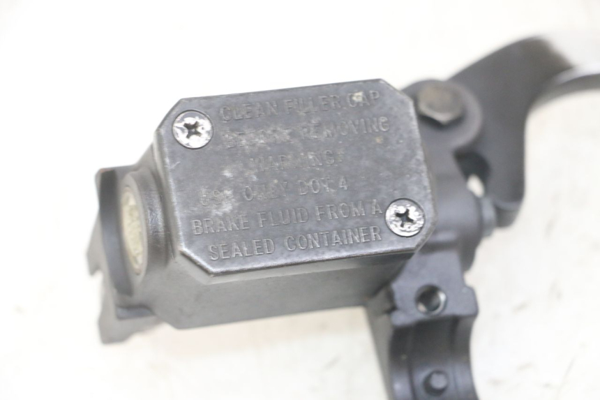 photo de VOORREM HOOFDREMSILINDER YAMAHA X-MAX XMAX 125 (2010 - 2013) - Technische close-up