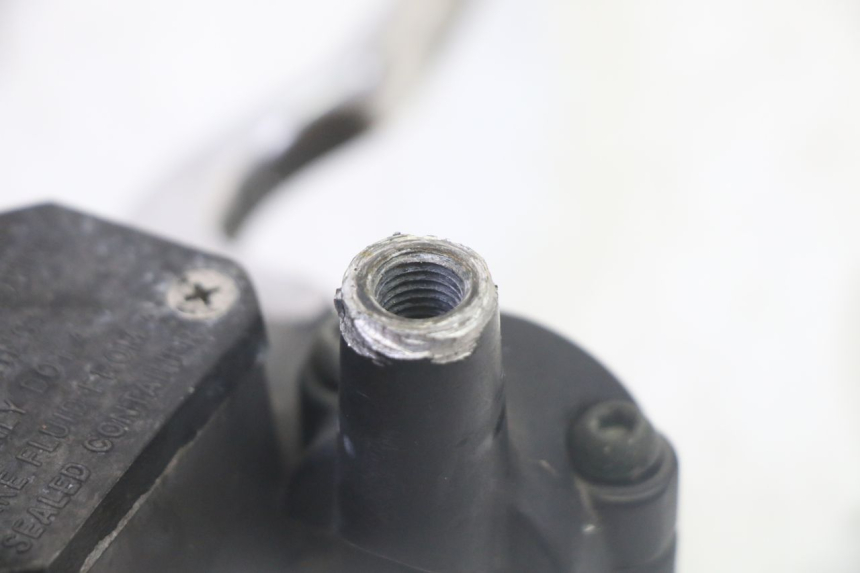 photo de VOORREM HOOFDREMSILINDER YAMAHA X-MAX XMAX 125 (2010 - 2013) - Zoom op gebruiksstaat