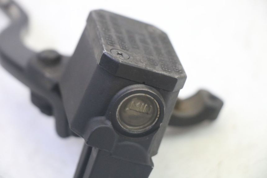 photo de VOORREMHOOFDREMSILINDER YAMAHA X-MAX XMAX 250 (2006 - 2009) - Overzicht