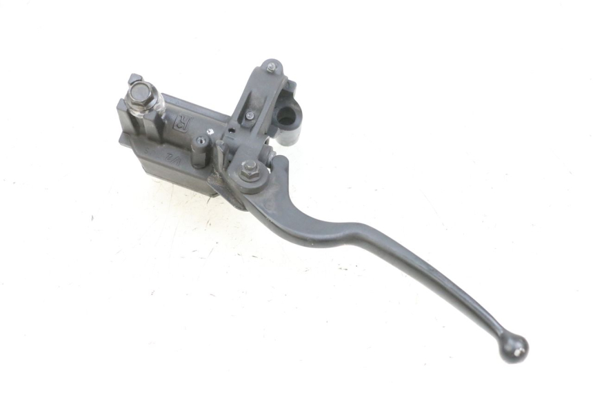 photo de VOORREM HOOFDREMSILINDER YAMAHA X-MAX XMAX 125 (2010 - 2013) - Technische close-up