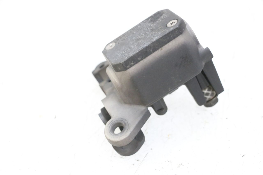 photo de VOORREM HOOFDREMSILINDER YAMAHA X-MAX XMAX 125 (2010 - 2013) - Hoofdaanzicht