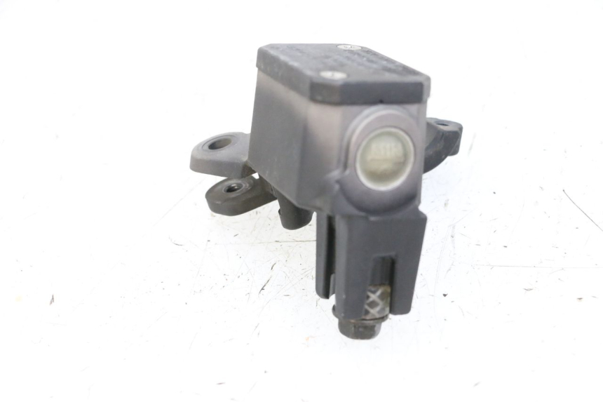 photo de VOORREM HOOFDREMSILINDER YAMAHA X-MAX XMAX 125 (2010 - 2013) - Overzicht