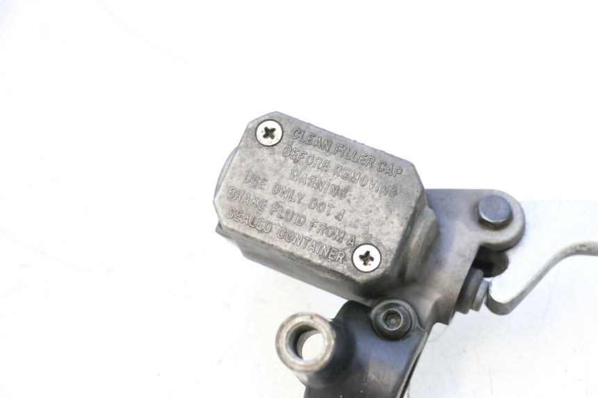 photo de VOORREM HOOFDREMSILINDER YAMAHA X-MAX XMAX 125 (2010 - 2013) - Detail van het onderdeel