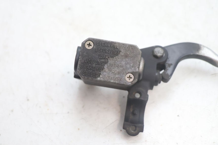 photo de VOORREM HOOFDREMSILINDER YAMAHA XMAX X-MAX 125 (2006 - 2009) - Detail van het onderdeel