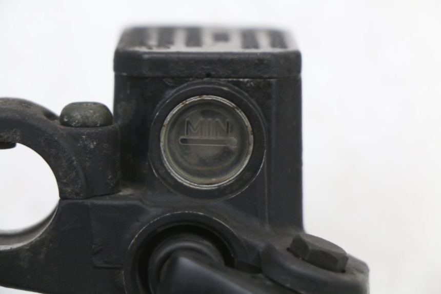 photo de VOORREM HOOFDREMSILINDER PIAGGIO X9 125 (2000 - 2003) - Bevestigingspunten