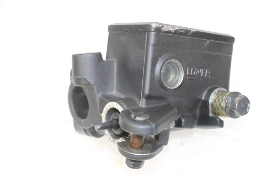 photo de VOORREMHOOFDREMSILINDER YAMAHA XJ6 ABS 600 (2008 - 2016) - Detail van het onderdeel