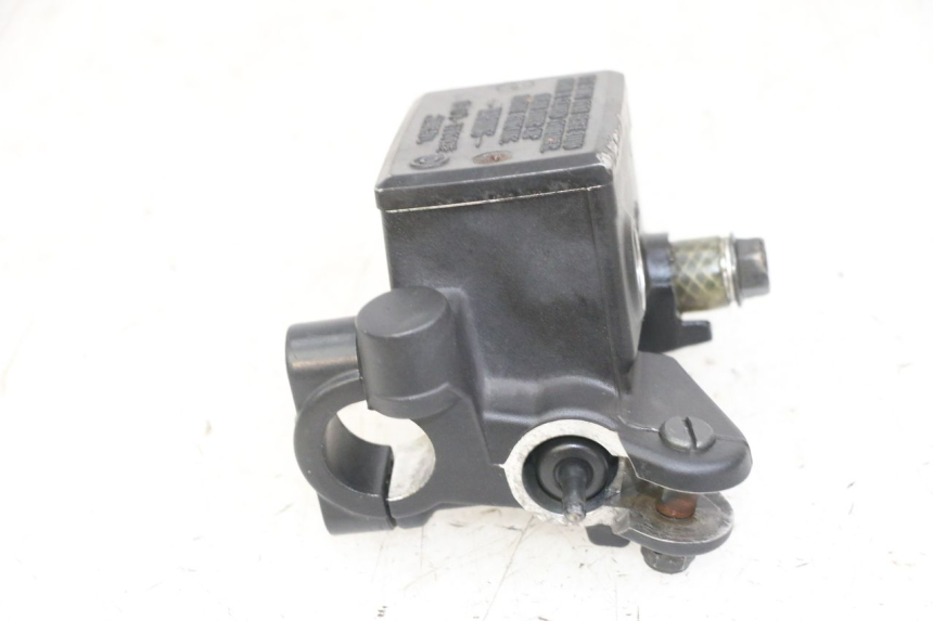 photo de VOORREMHOOFDREMSILINDER YAMAHA XJ6 ABS 600 (2008 - 2016) - Andere kijkhoek