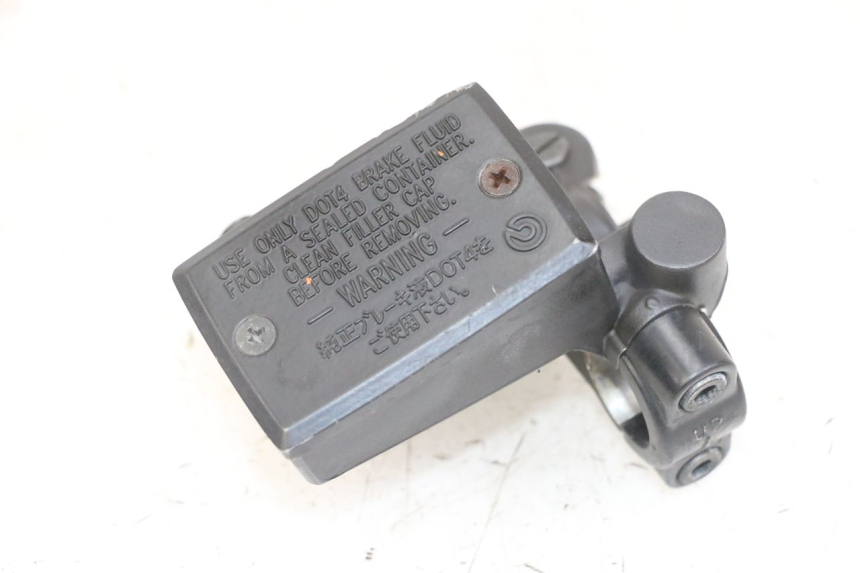 photo de VOORREMHOOFDREMSILINDER YAMAHA XJ6 ABS 600 (2008 - 2016) - Technische close-up