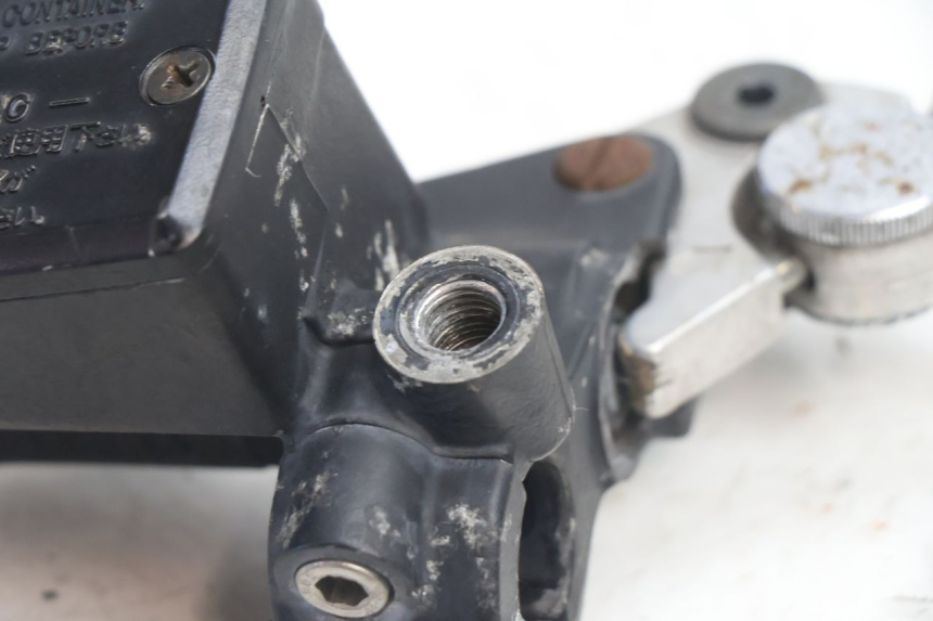 photo de VOORSTE HOOFDREMMER YAMAHA XJR 1300 (1998 - 2002) - Andere kijkhoek