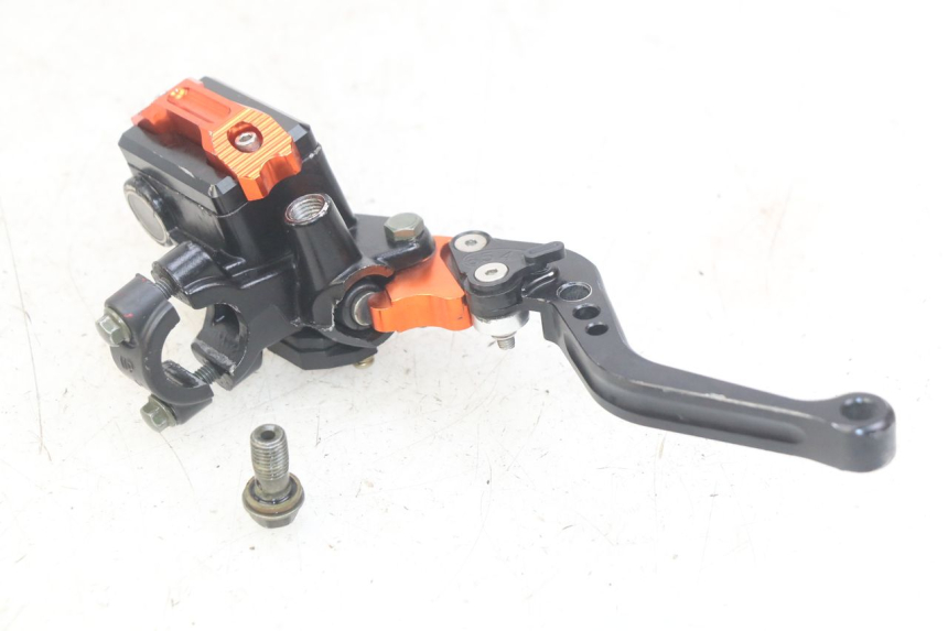 photo de VOORREM HOOFDREMSILINDER ZHEJIANG XMOTOS XB-81 50 - Andere kijkhoek