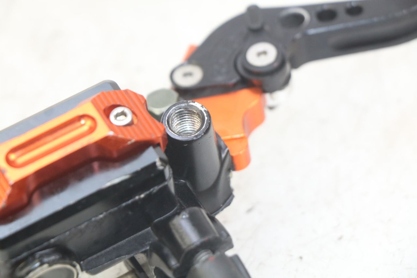 photo de VOORREM HOOFDREMSILINDER ZHEJIANG XMOTOS XB-81 50 - Technische close-up