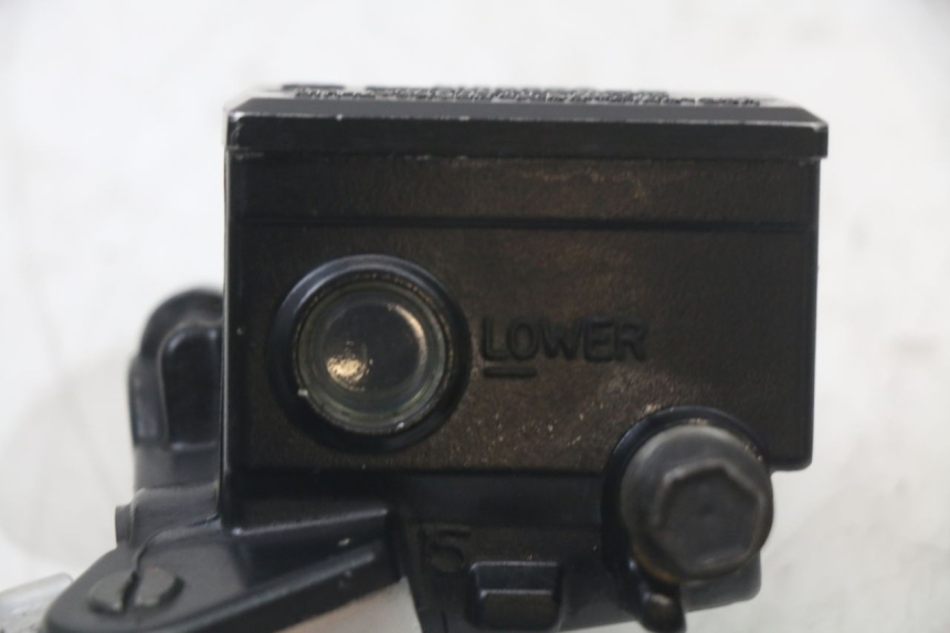 photo de VOORREMHOOFDREMSILINDER YAMAHA FJR ABS 1300 (2006 - 2012) - Detail van het onderdeel