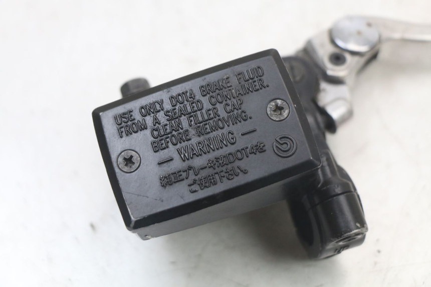 photo de VOORREMHOOFDREMSILINDER YAMAHA FJR ABS 1300 (2006 - 2012) - Andere kijkhoek