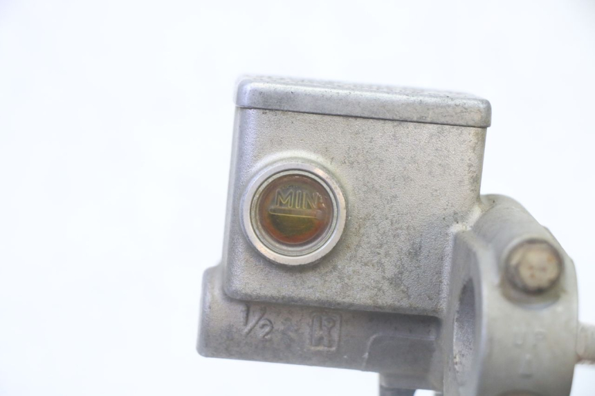 photo de VOORREM HOOFDREMSILINDER YAMAHA YFM GRIZZLY 550 (2008 - 2015) - Technische close-up