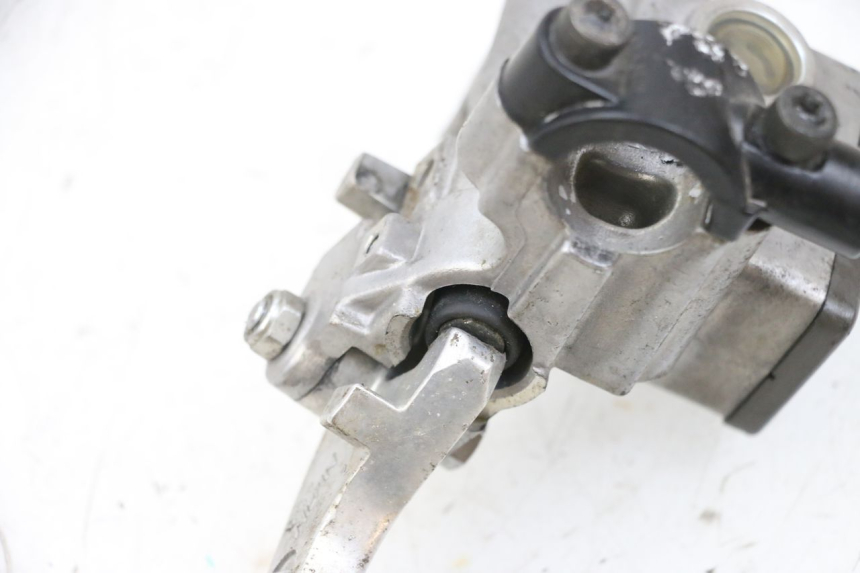 photo de VOORREM HOOFDREMSILINDER YAMAHA YFM R RAPTOR 250 (2008 - 2014) - Detail van het onderdeel