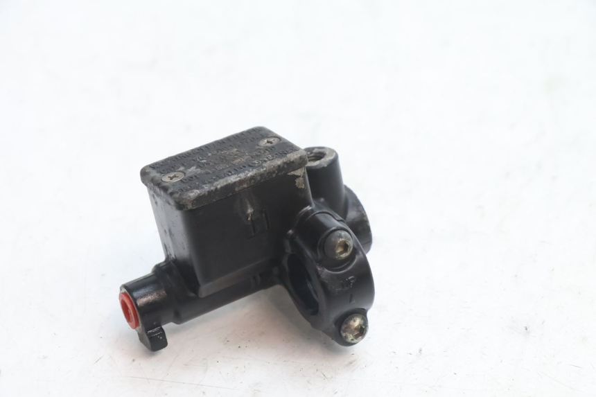 photo de VOORREMHOOFDREMSILINDER PIAGGIO ZIP 2T 50 (2009 - 2019) - Detail van het onderdeel