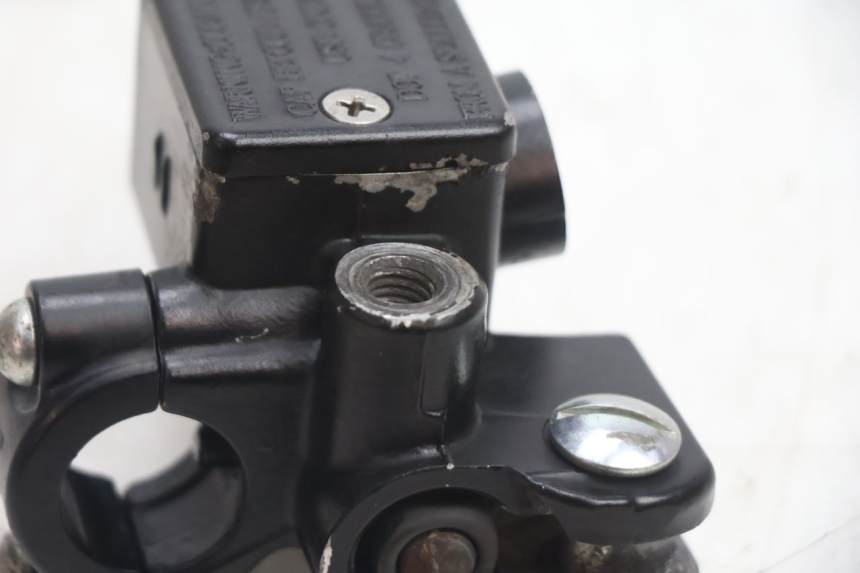 photo de VOORREMHOOFDREMSILINDER PIAGGIO ZIP 2T 50 (2009 - 2019) - Technische close-up
