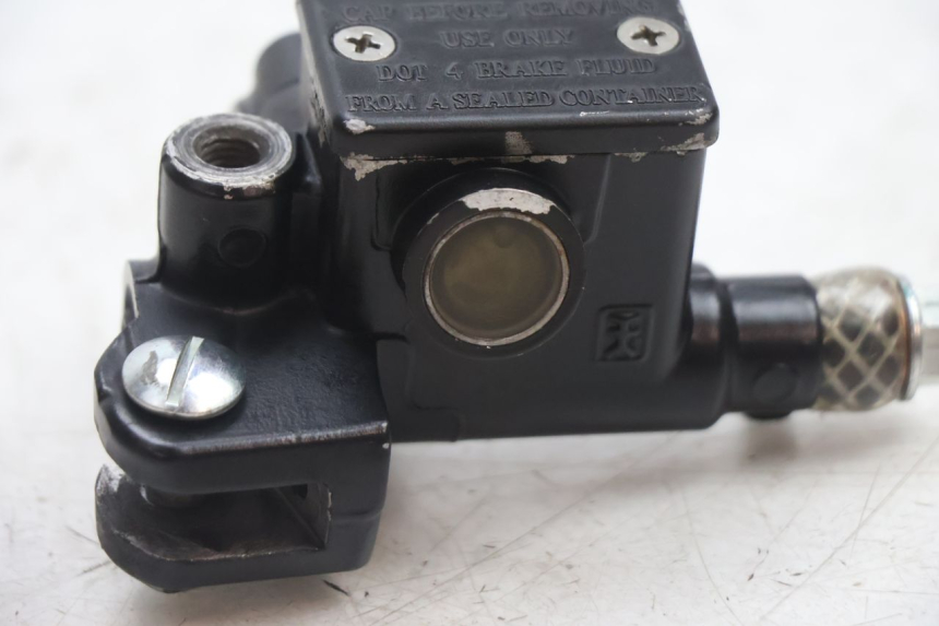 photo de VOORREMHOOFDREMSILINDER PIAGGIO ZIP 2T 50 (2009 - 2019) - Bevestigingspunten