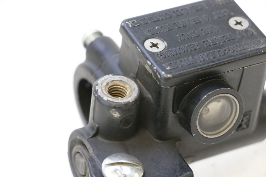 photo de VOORREM HOOFDREMSILINDER PIAGGIO ZIP 4T 50 (2018 - 2020) - Detail van het onderdeel