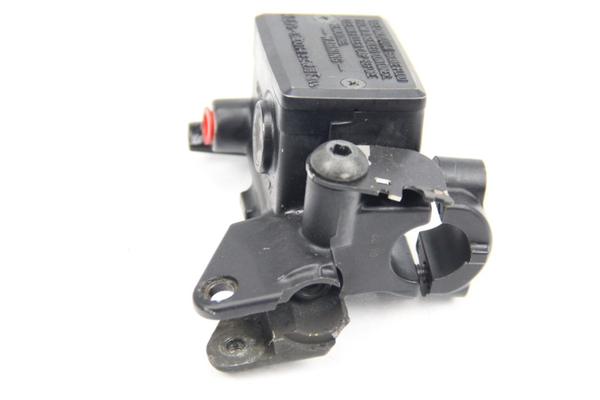 photo de KOPPELINGHOOFDREMSILINDER YAMAHA FJR ABS 1300 (2006 - 2012) - Staat van het oppervlak