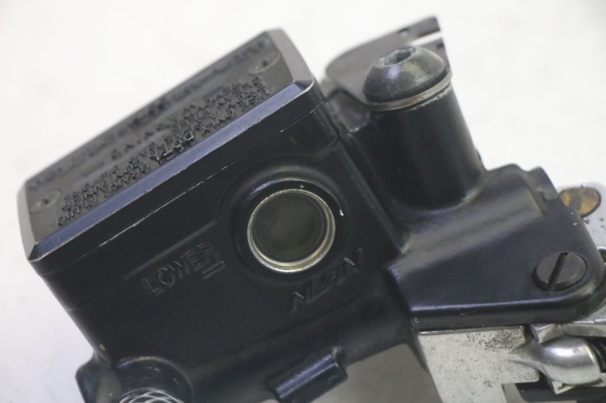 photo de KOPPELINGHOOFDREMSILINDER YAMAHA FJR ABS 1300 (2006 - 2012) - Technische close-up