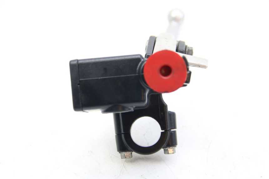 photo de KOPPELINGHOOFDREMSILINDER HONDA FORZA 125 (2015 - 2016) - Technische close-up