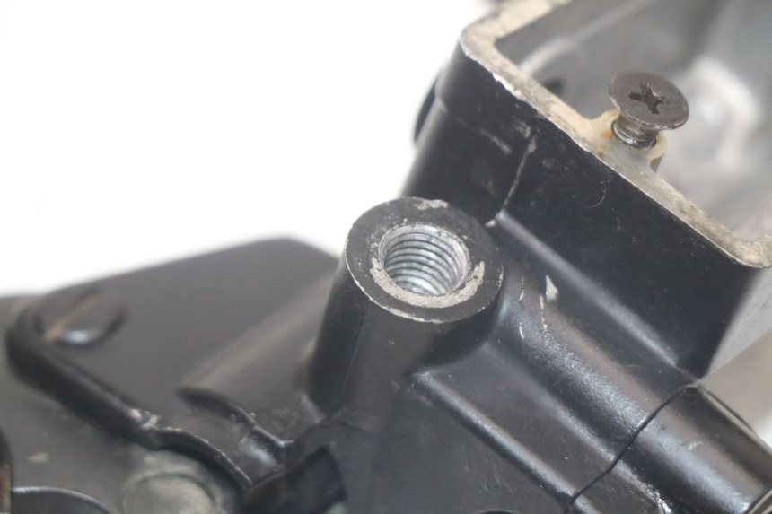 photo de KOPPELINGHOOFDREMSILINDER TRIUMPH SPEED TRIPLE T301 900 (1994 - 1996) - Technische close-up