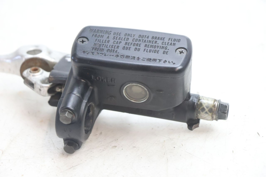 photo de KOPPELINGHOOFDREMSILINDER HONDA VFR FI RC46 800 (1998 - 2001) - Andere kijkhoek