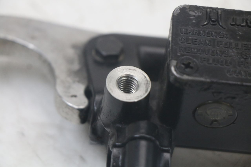 photo de ACHTERREM HOOFDREMSILINDER QUADRO 3D S 350 (2013 - 2018) - Bevestigingspunten