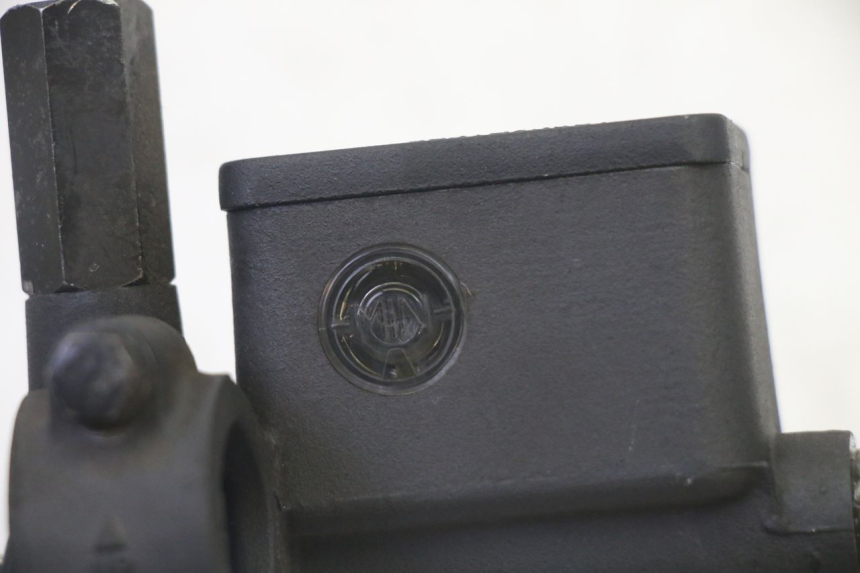 photo de ACHTERREM HOOFDREMSILINDER QUADRO 4 4D 350 (2015 - 2018) - Overzicht