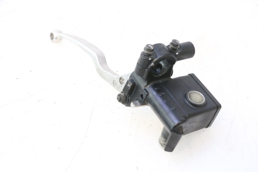 photo de ACHTERREM HOOFDREMSILINDER SUZUKI BURGMAN 125 (2007 - 2014) - Andere kijkhoek