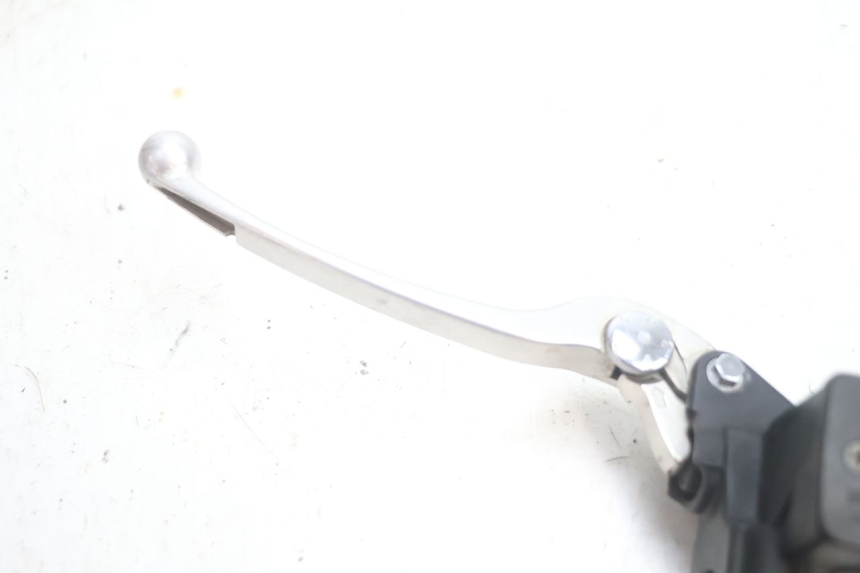 photo de ACHTERREM HOOFDREMSILINDER SUZUKI BURGMAN EXECUTIVE ABS 650 (2006 - 2012) - Technische close-up