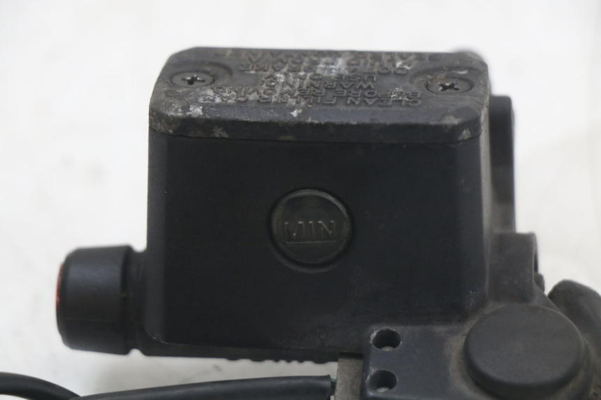 photo de ACHTERREM HOOFDREMSILINDER BMW C1 125 (2000 - 2003) - Overzicht