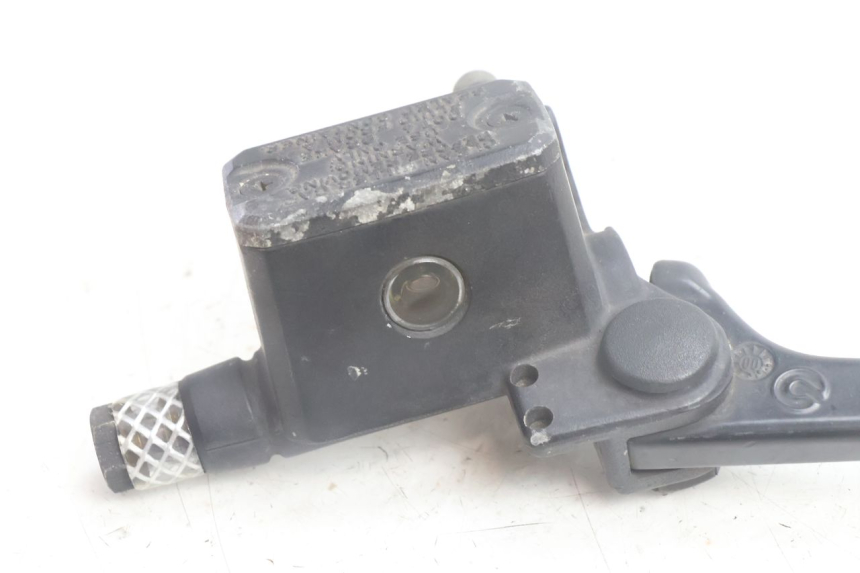 photo de ACHTERREM HOOFDREMSILINDER BMW C1 125 (2000 - 2003) - Technische close-up