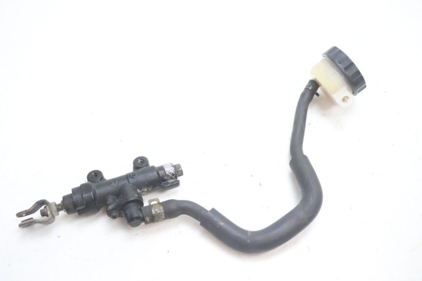 photo de ACHTERREM HOOFDREMSILINDER HONDA CB F HORNET 600 (2005 - 2006) - Technische close-up