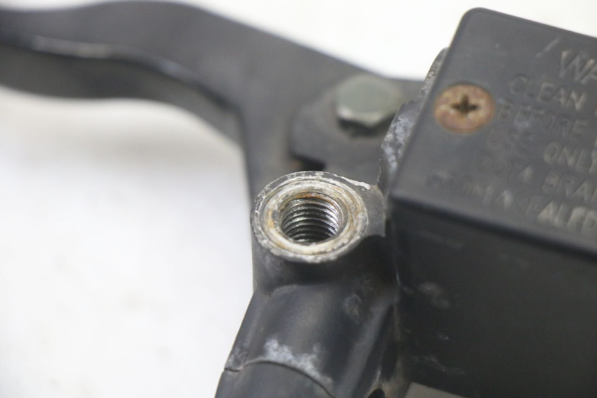 photo de ACHTERREM HOOFDREMSILINDER PEUGEOT CITYSTAR 50 (2013 - 2017) - Andere kijkhoek