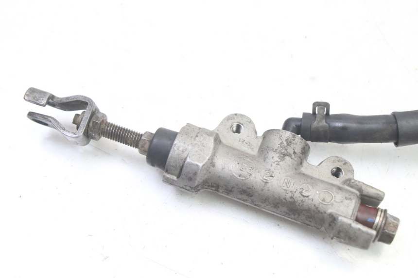 photo de ACHTERREM HOOFDREMSILINDER HONDA CR 85 (2003 - 2007) - Detail van het onderdeel